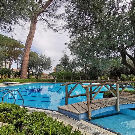 Casa Mar - Elegant Apartment With Pool And Panoramic Terrace In The Heart Of Sorrento Kültér fotó