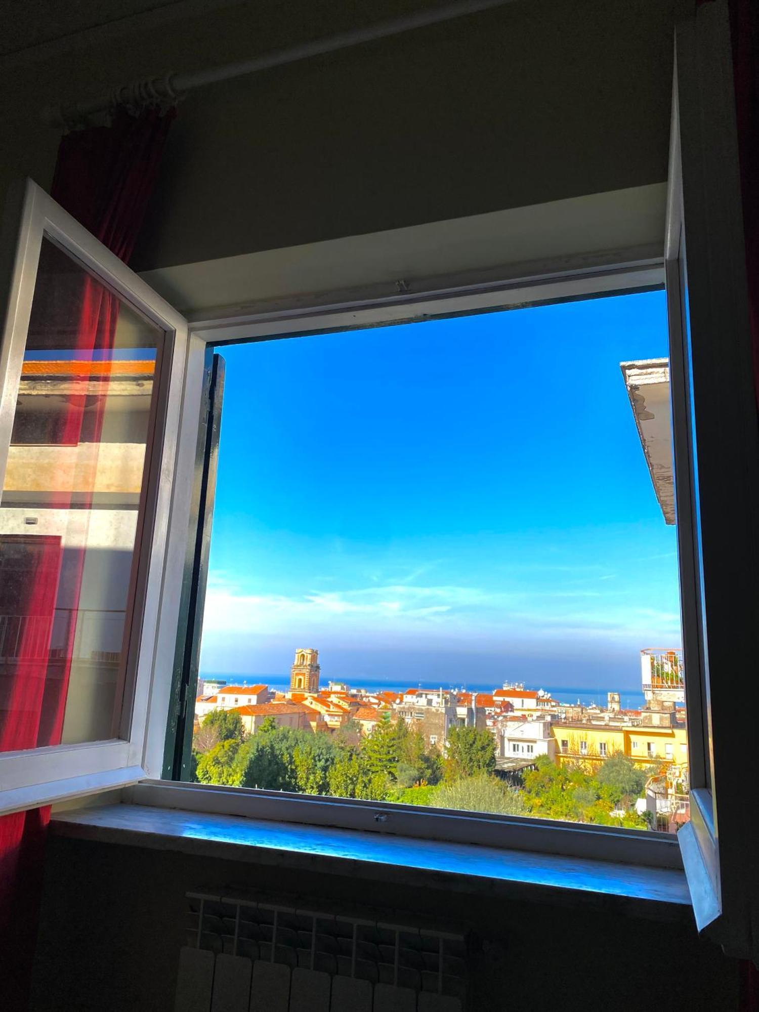 Casa Mar - Elegant Apartment With Pool And Panoramic Terrace In The Heart Of Sorrento Kültér fotó