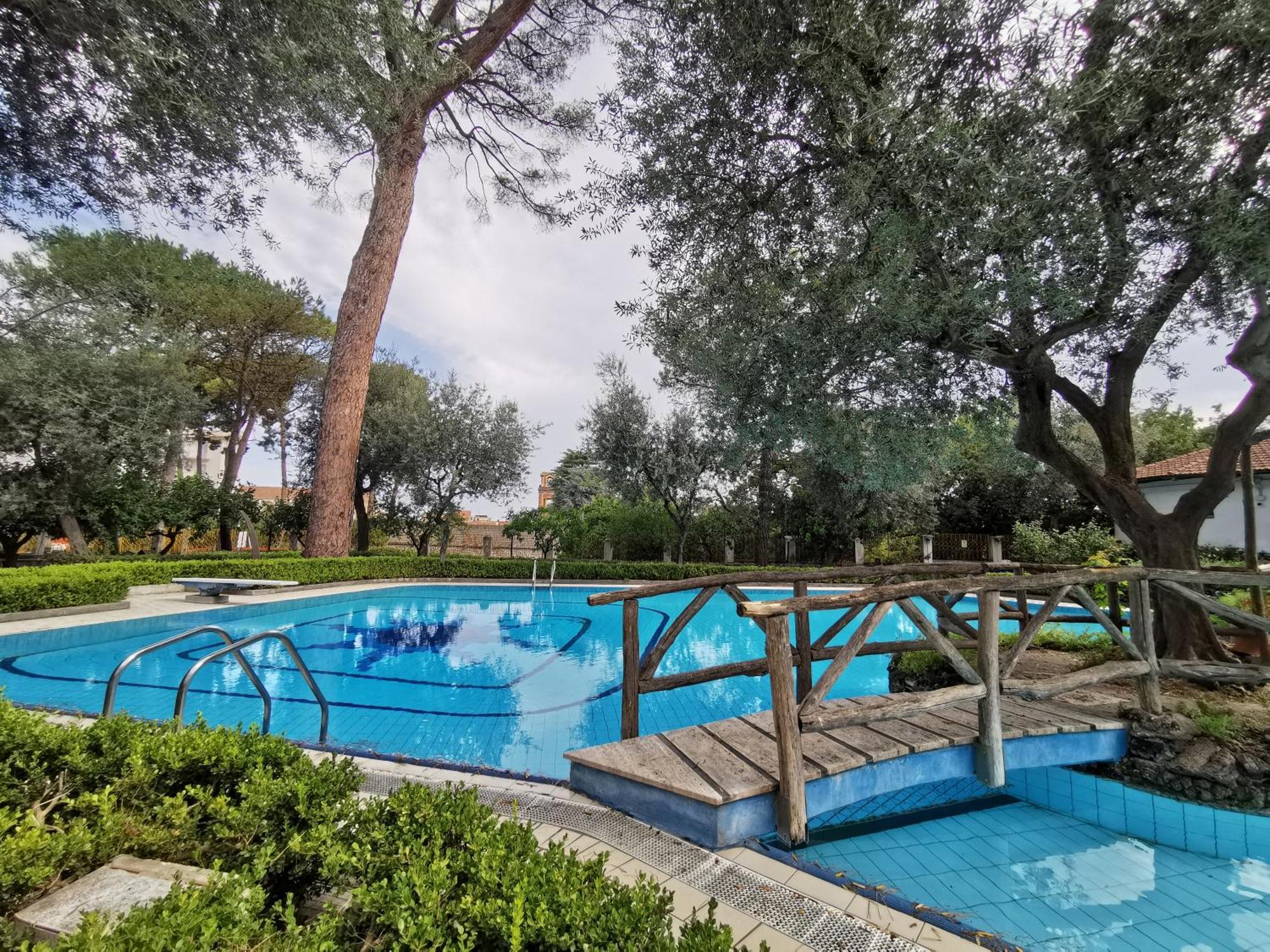 Casa Mar - Elegant Apartment With Pool And Panoramic Terrace In The Heart Of Sorrento Kültér fotó