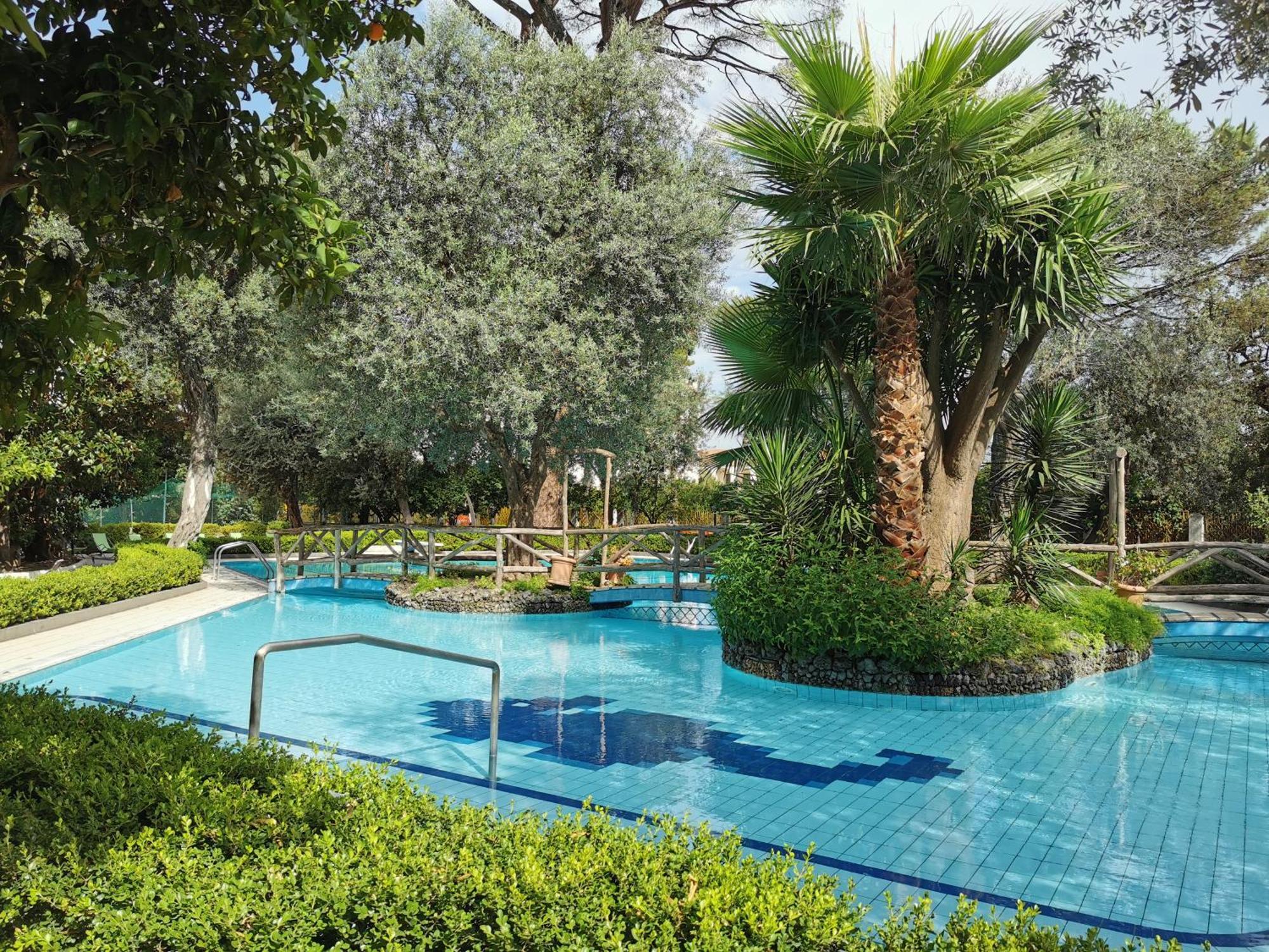 Casa Mar - Elegant Apartment With Pool And Panoramic Terrace In The Heart Of Sorrento Kültér fotó