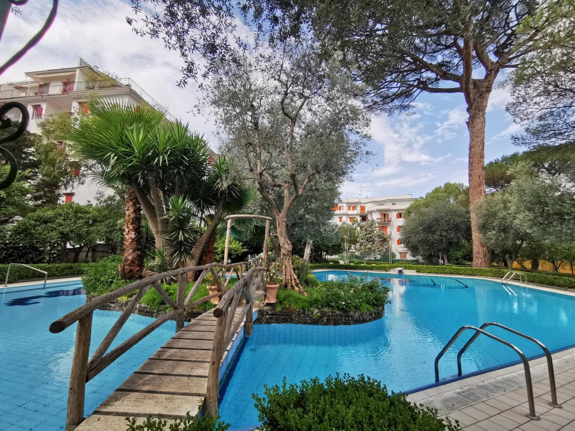 Casa Mar - Elegant Apartment With Pool And Panoramic Terrace In The Heart Of Sorrento Kültér fotó