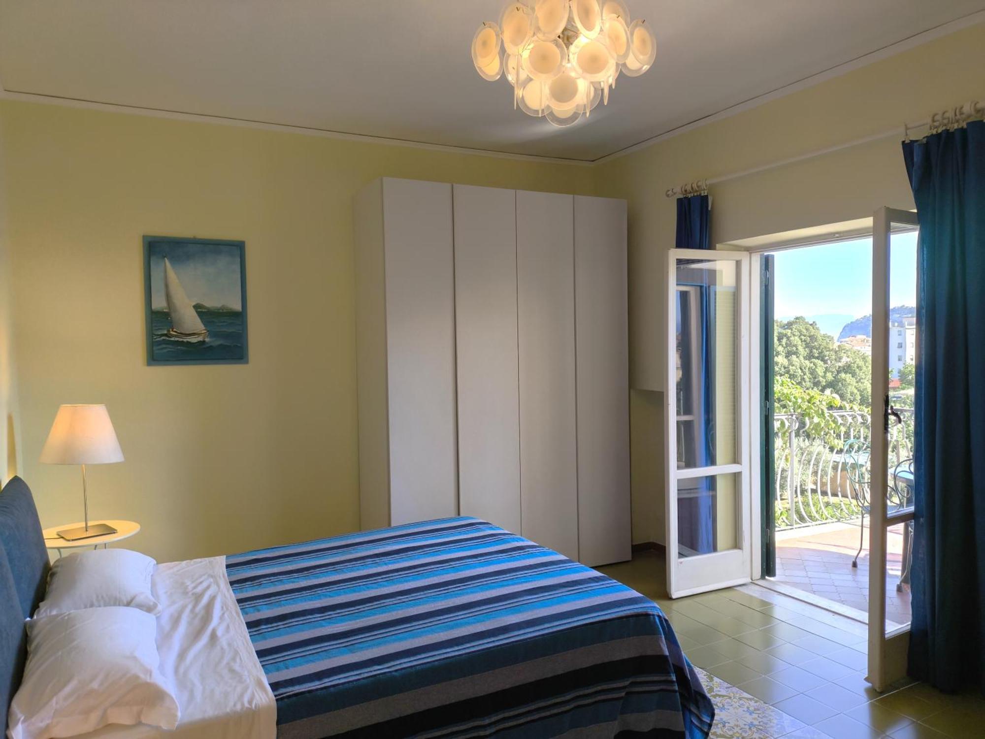 Casa Mar - Elegant Apartment With Pool And Panoramic Terrace In The Heart Of Sorrento Kültér fotó