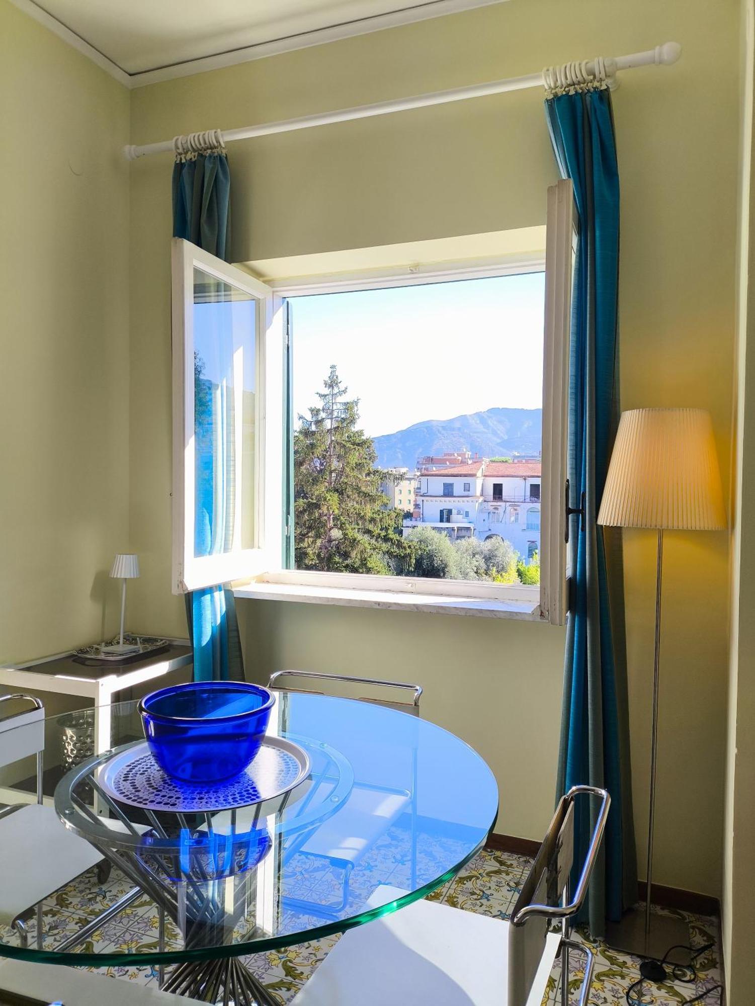 Casa Mar - Elegant Apartment With Pool And Panoramic Terrace In The Heart Of Sorrento Kültér fotó