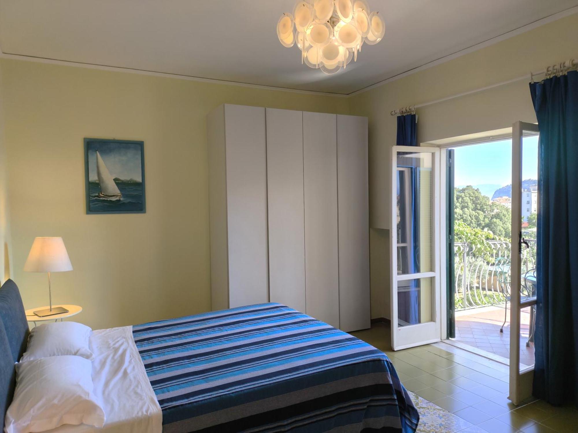Casa Mar - Elegant Apartment With Pool And Panoramic Terrace In The Heart Of Sorrento Kültér fotó